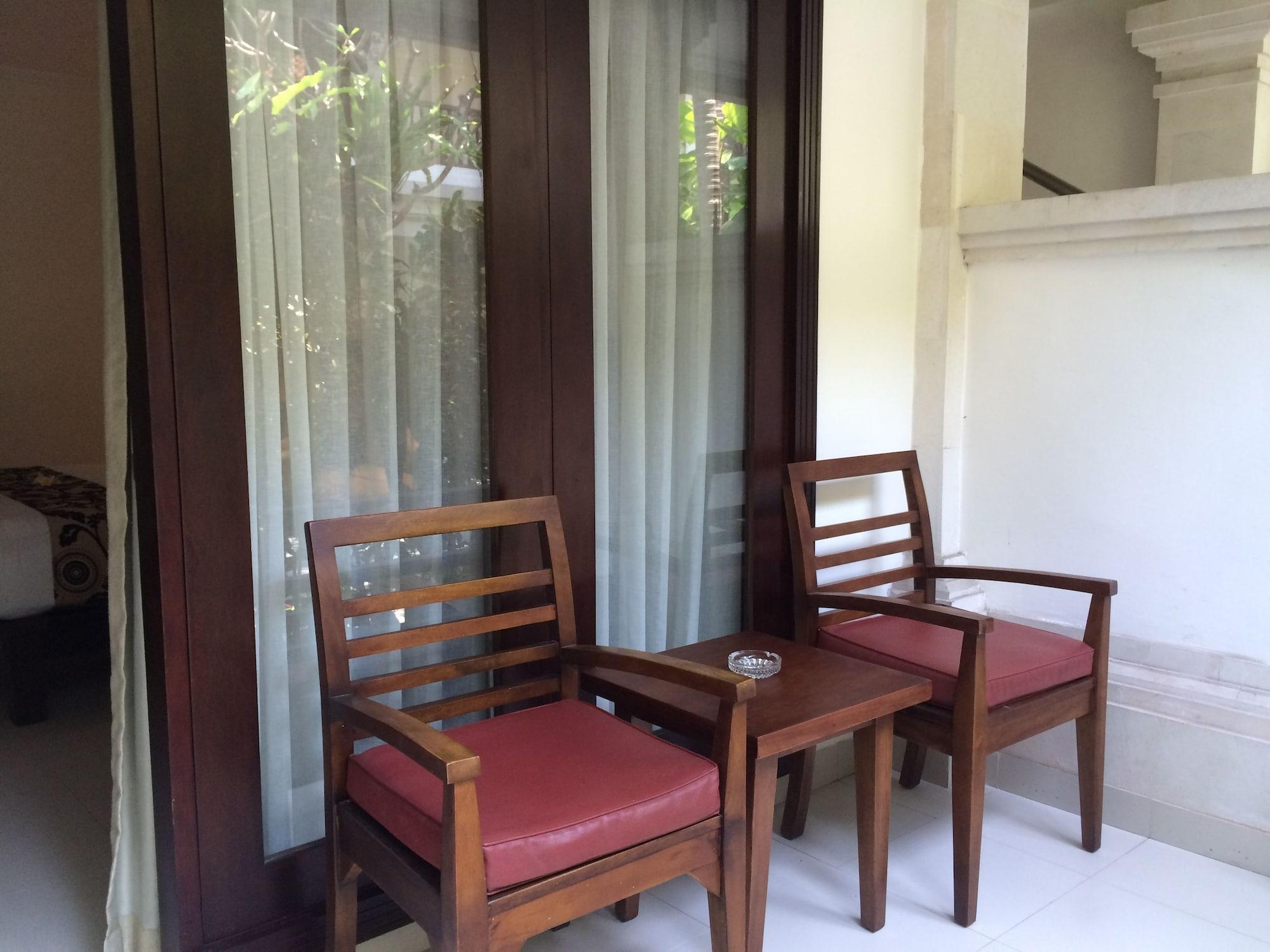 Puri Raja Hotel Legian Exterior foto