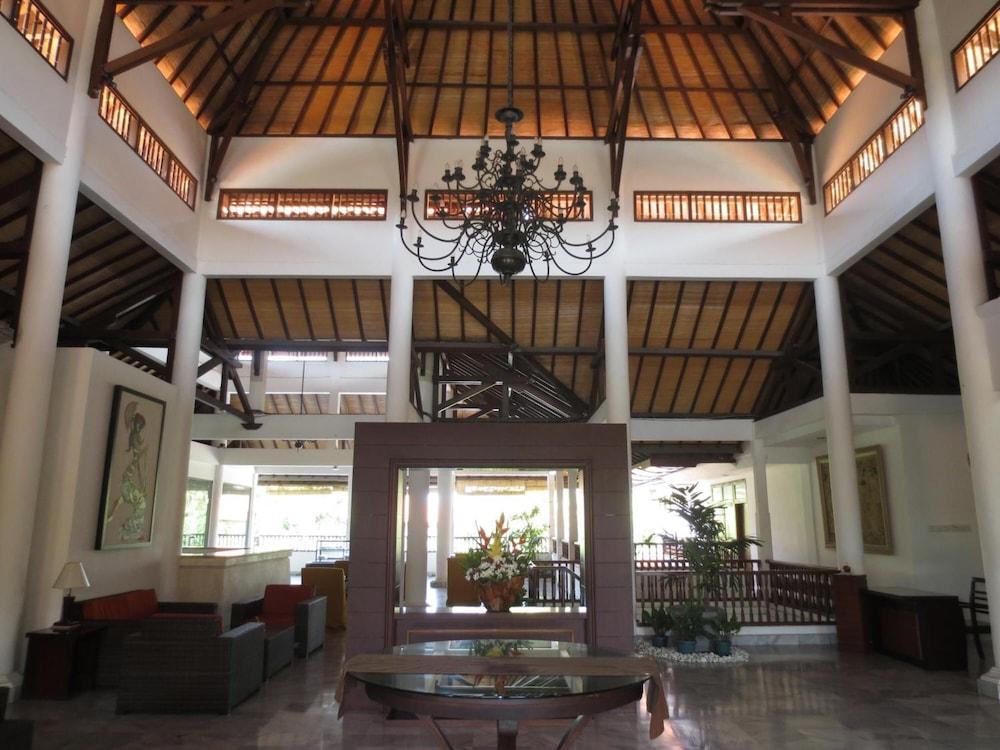 Puri Raja Hotel Legian Exterior foto