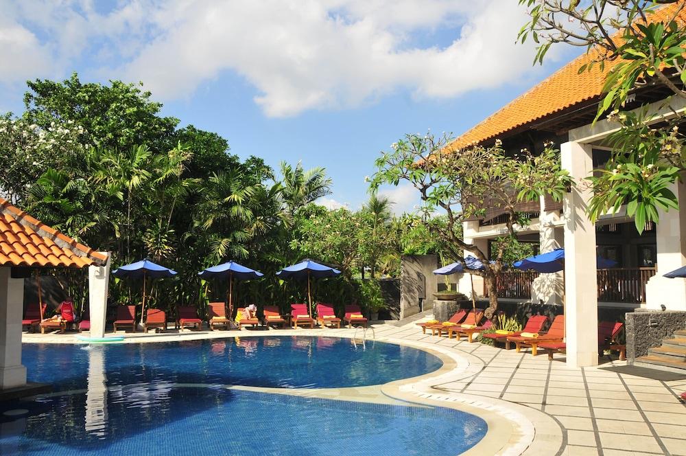 Puri Raja Hotel Legian Exterior foto