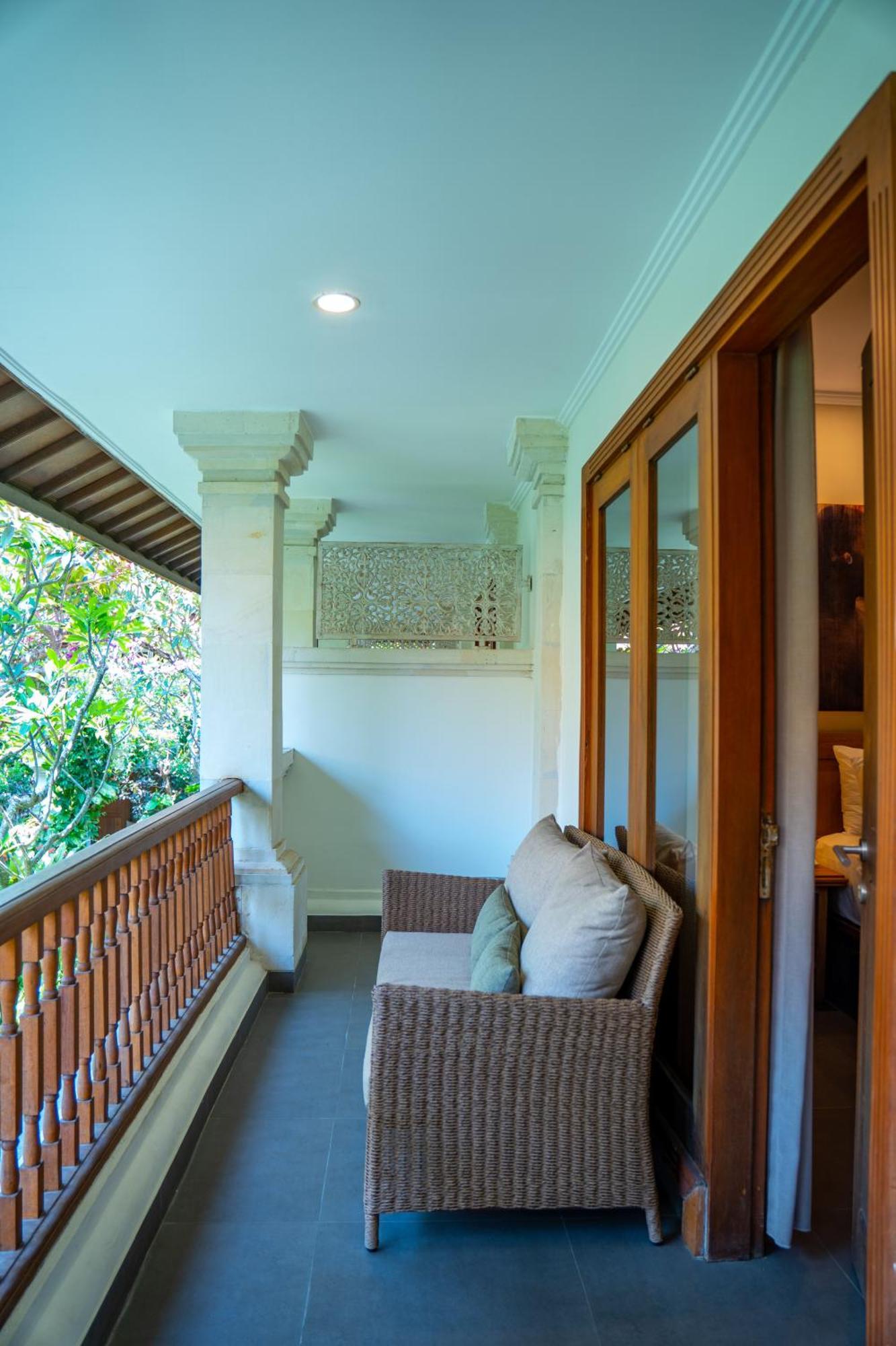 Puri Raja Hotel Legian Exterior foto