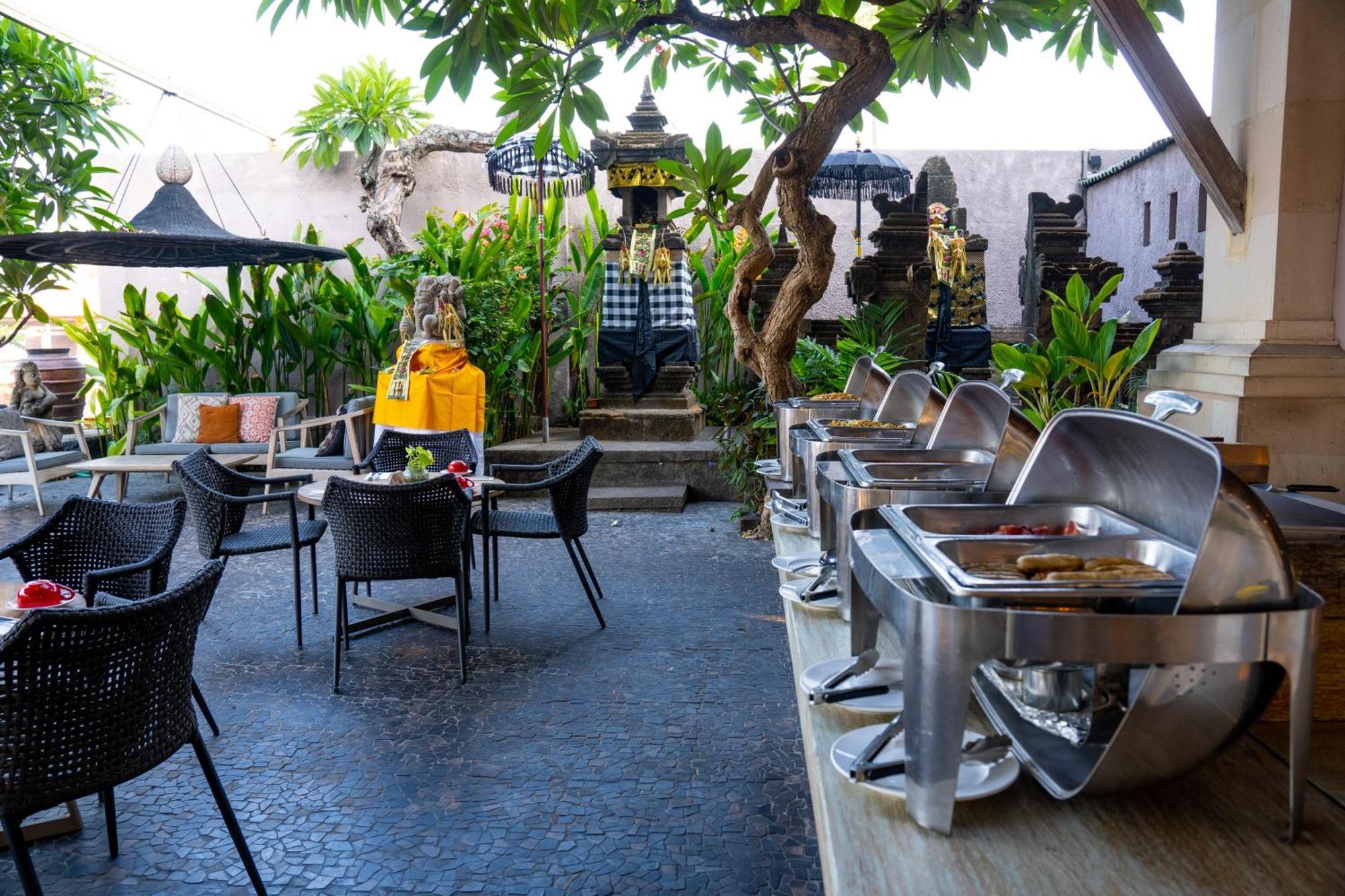 Puri Raja Hotel Legian Exterior foto