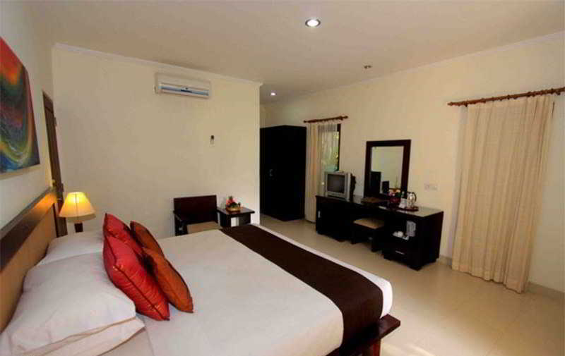 Puri Raja Hotel Legian Exterior foto