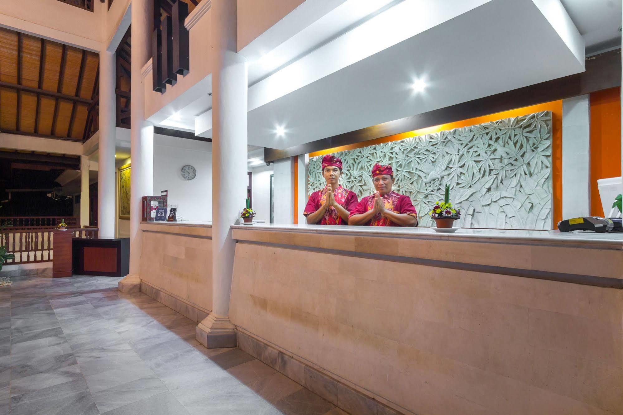 Puri Raja Hotel Legian Exterior foto